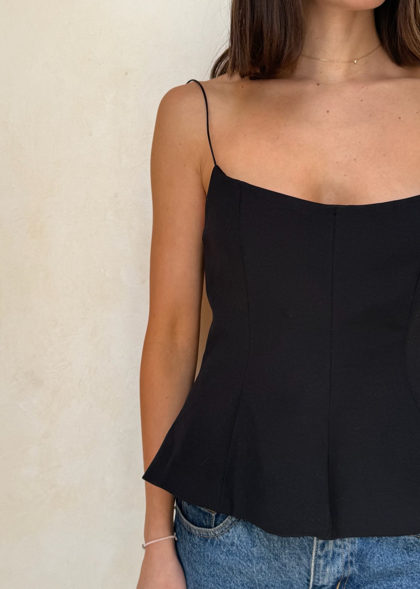 TOP CORTE PEPLUM NEGRO