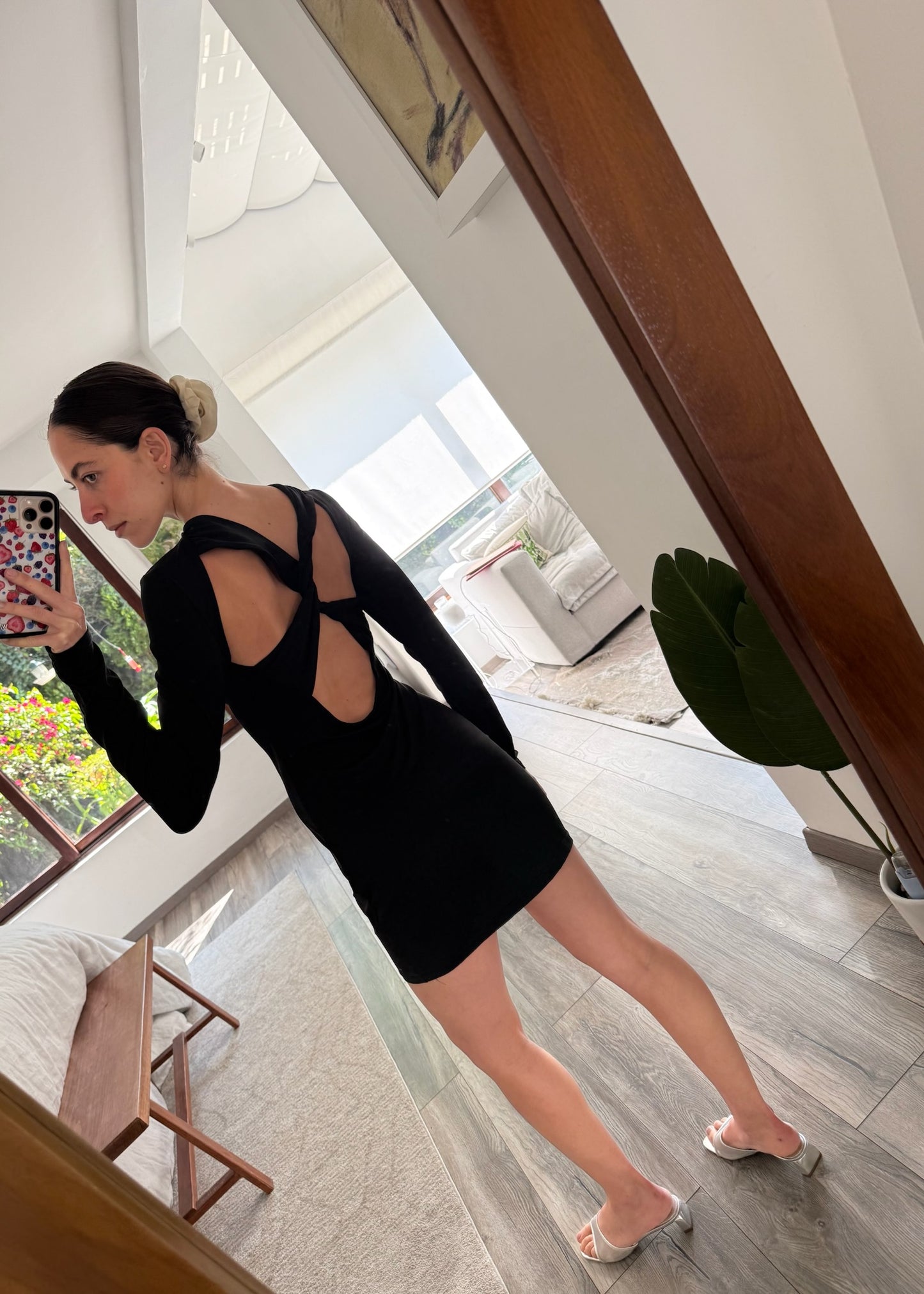 VESTIDO MANGA LARGA MINI NEGRO