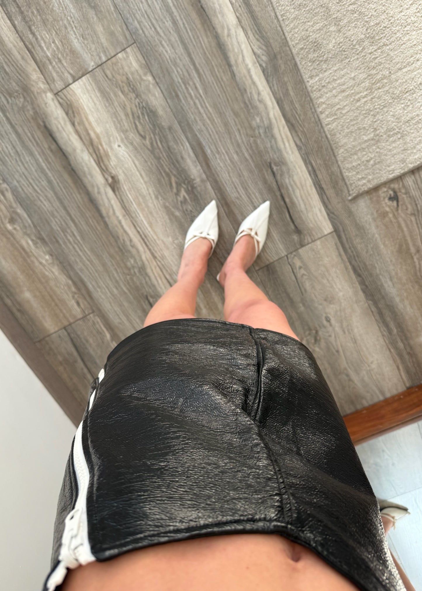 FALDA SHINY CON CIERRES B&W