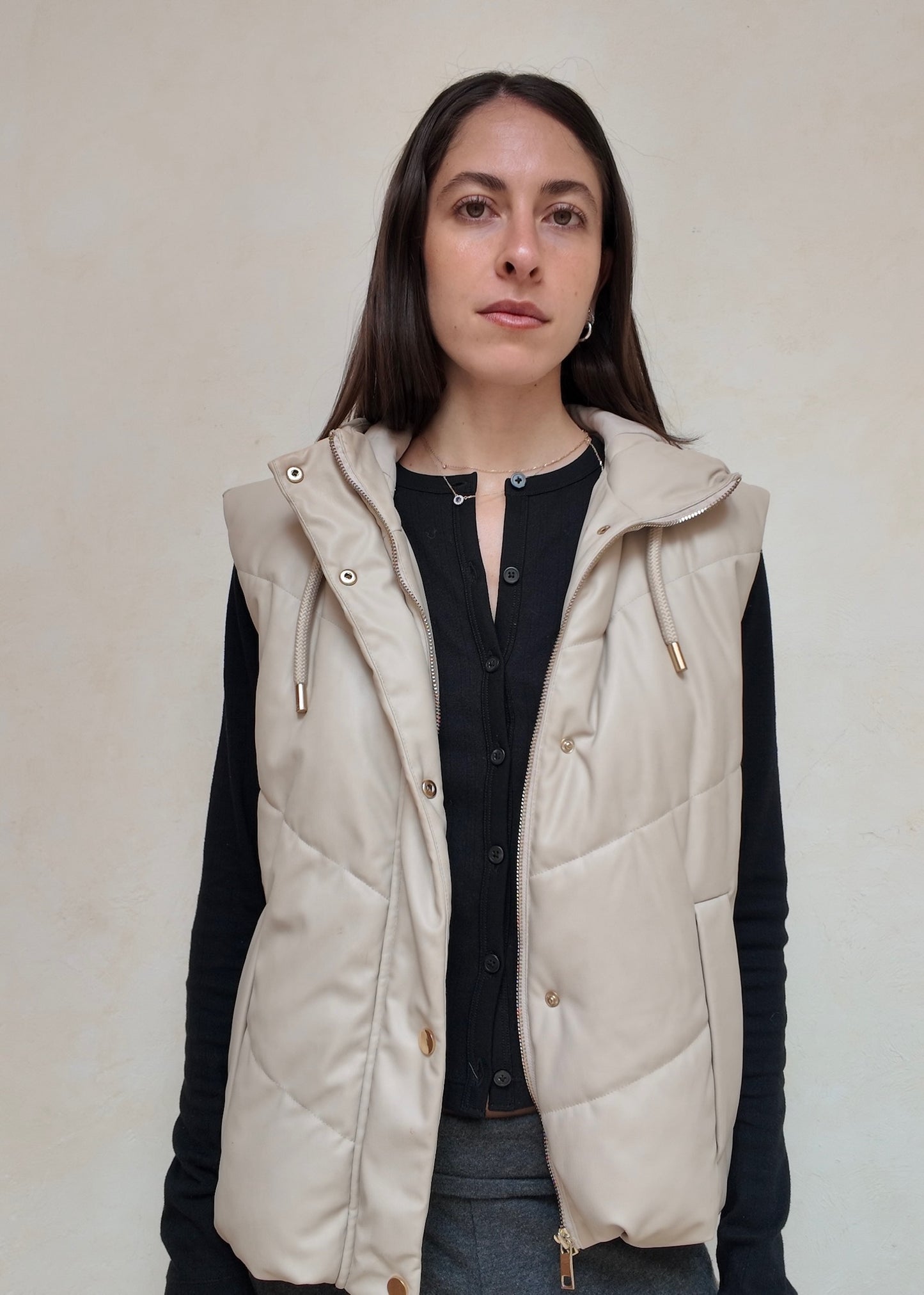 CHALECO PUFFER BEIGE