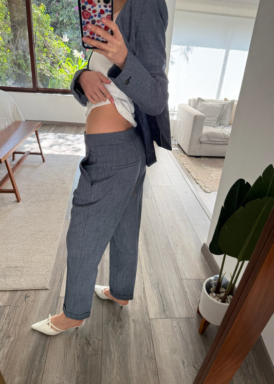 TRAJE AZUL CON ESTAMPADO