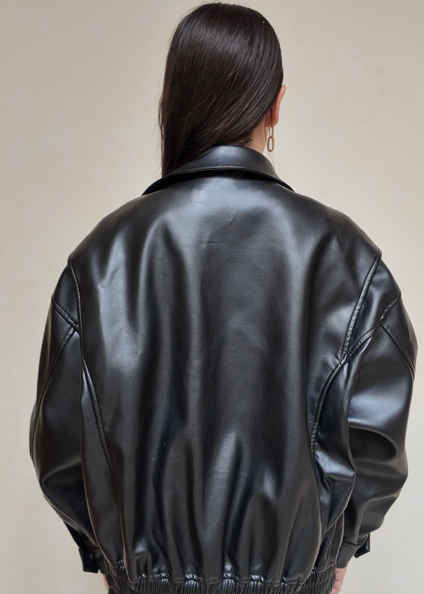 CHAMARRA BOMBER NEGRA OVERSIZED
