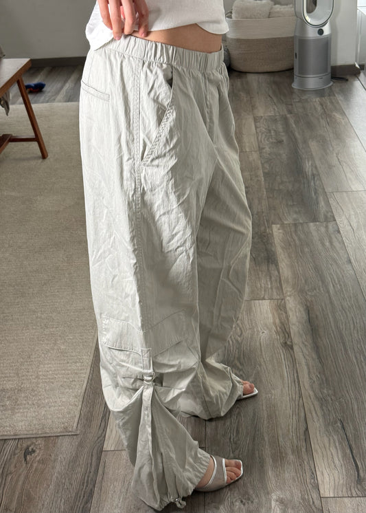 PARACHUTE PANTS GRISES