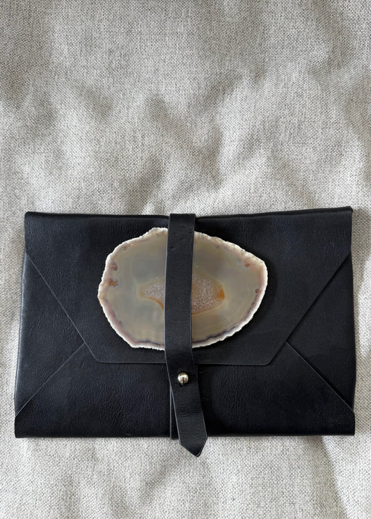 CLUTCH NEGRO CON TIPO CUARZO