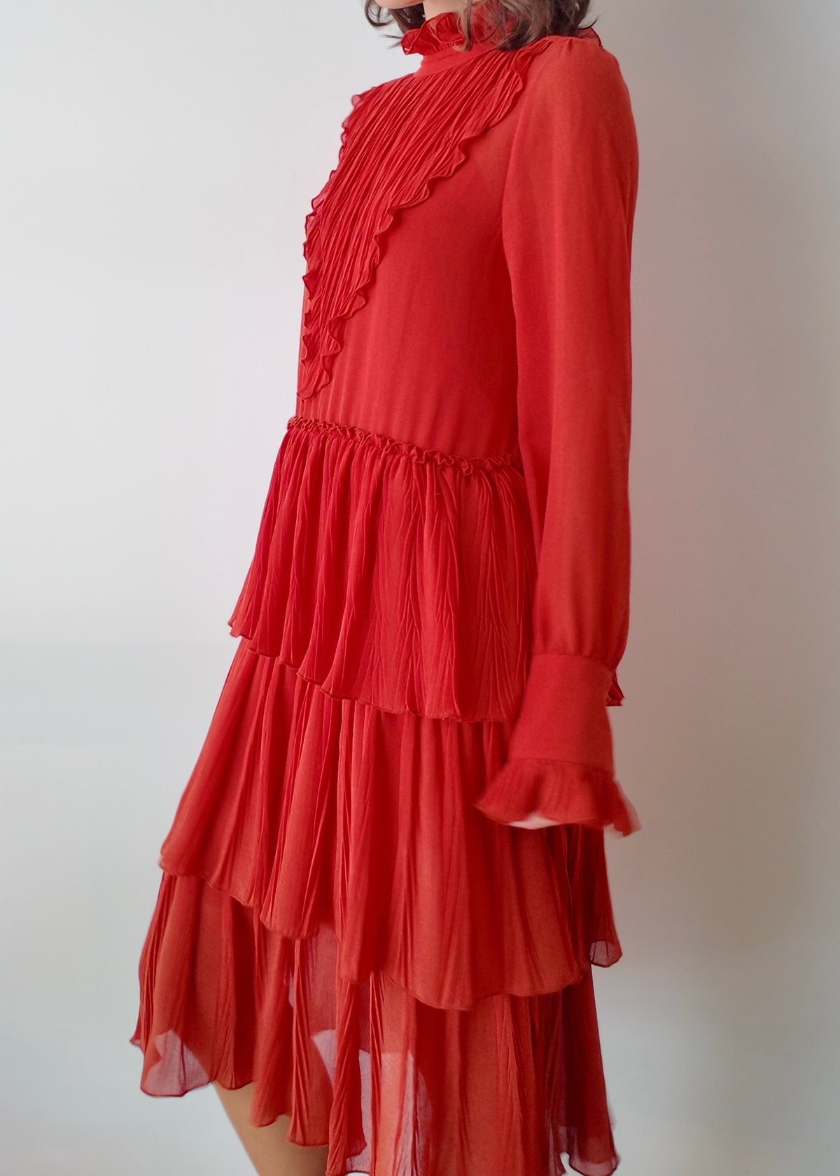 VESTIDO ROJO CON OLANES