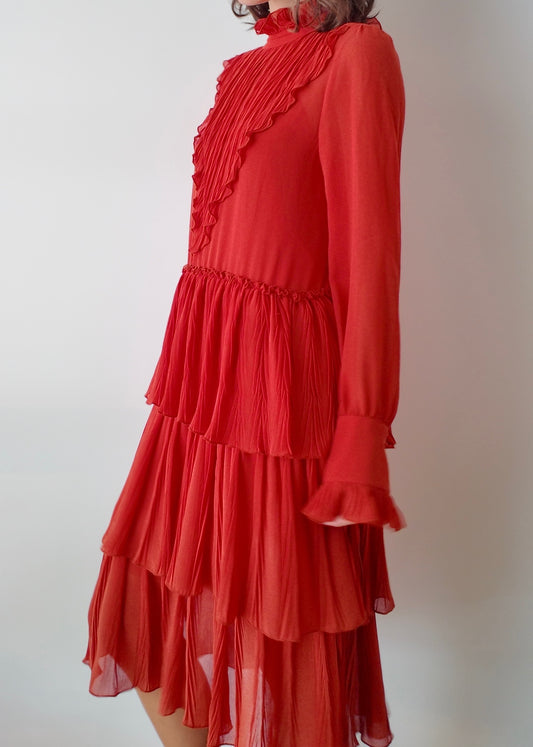VESTIDO ROJO CON OLANES