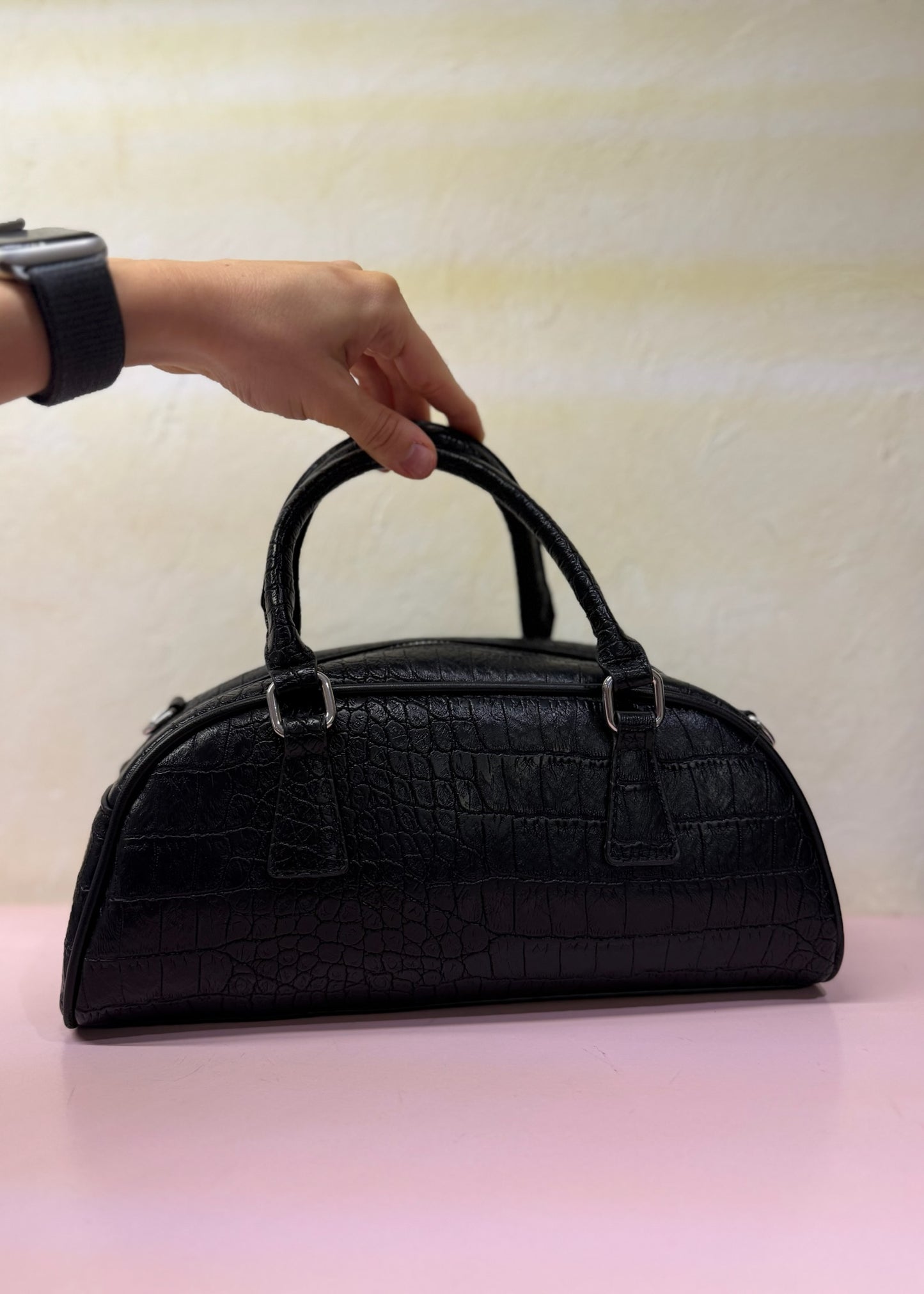 BOLSA DE TIPO PIEL DE COCODRILO