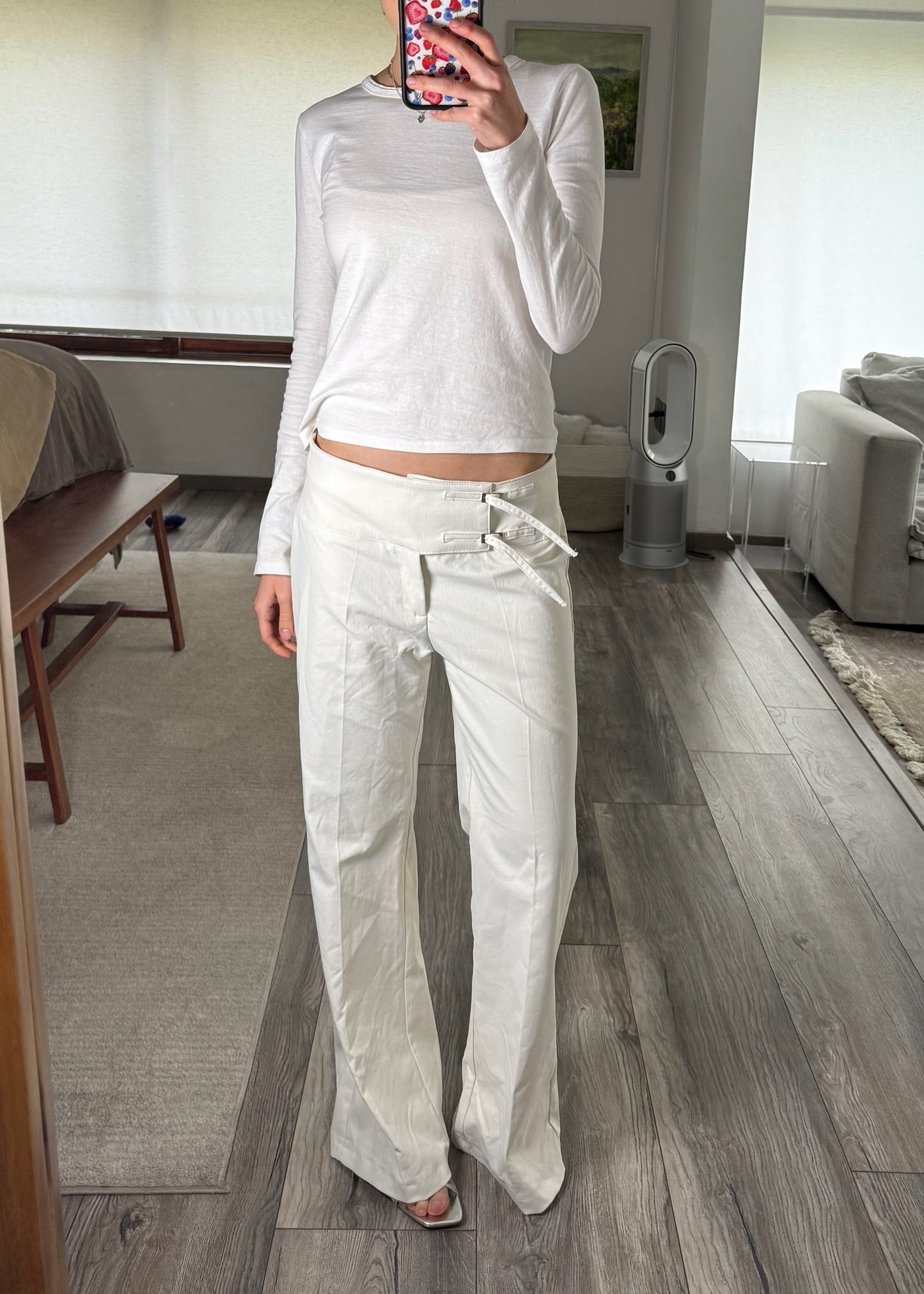 PANTALÓN BLANCO CON HEBILLA