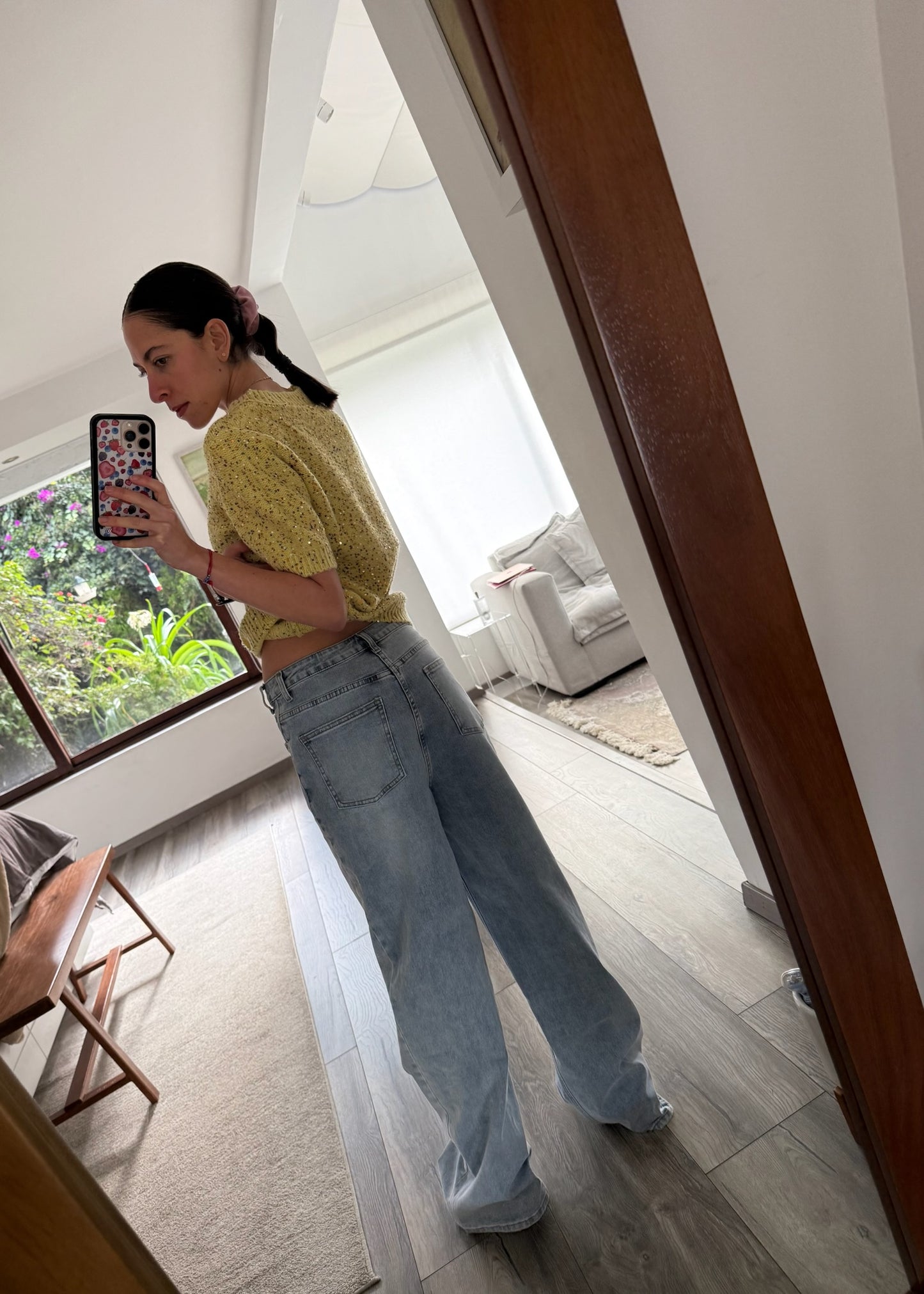 JEANS CON BOTON CRUZADO