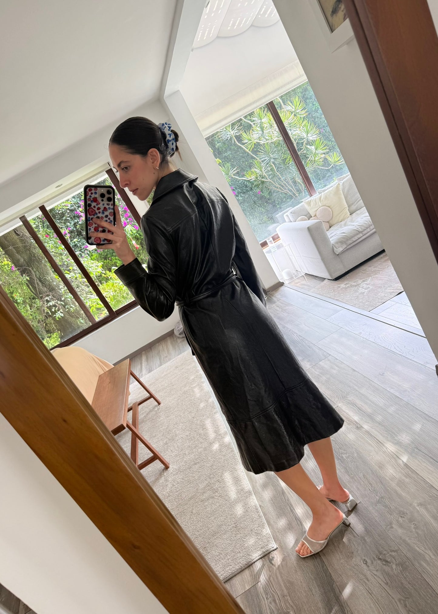 GABARDINA DE FAUX LEATHER SHINY