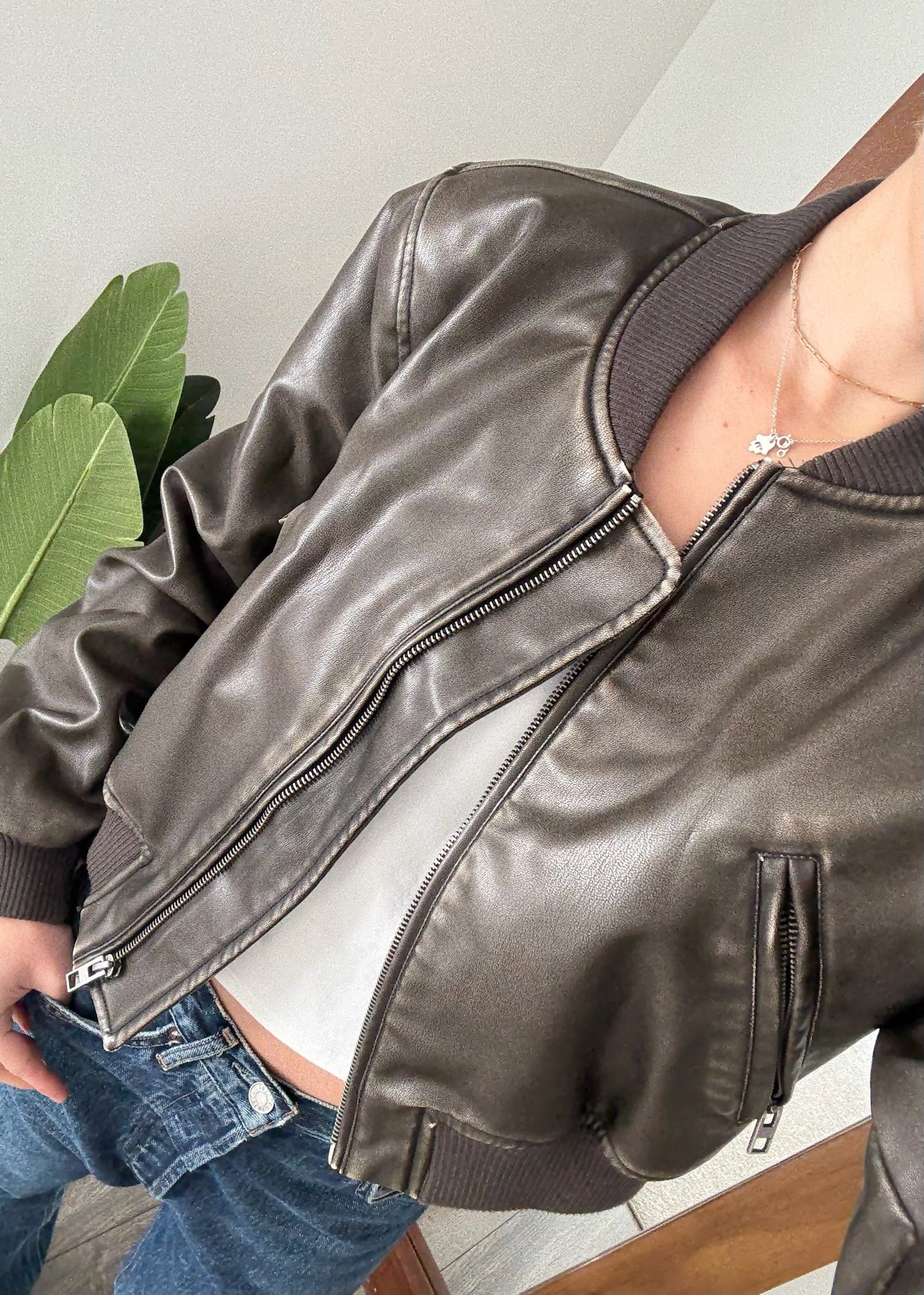CHAMARRA BOMBER DE FAUX LEATHER