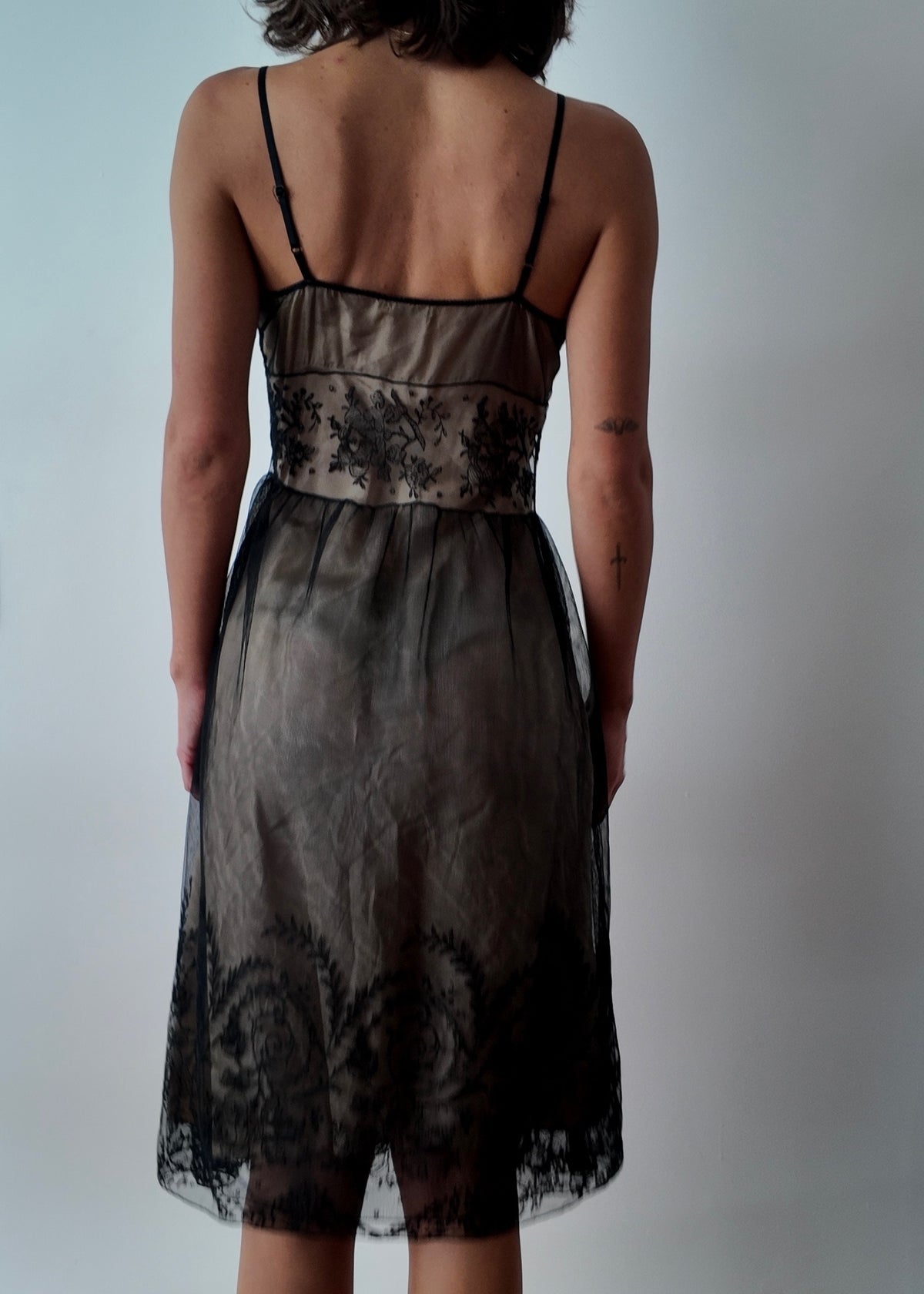 VESTIDO DE MESH