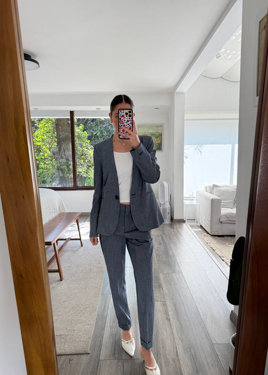 TRAJE AZUL CON ESTAMPADO