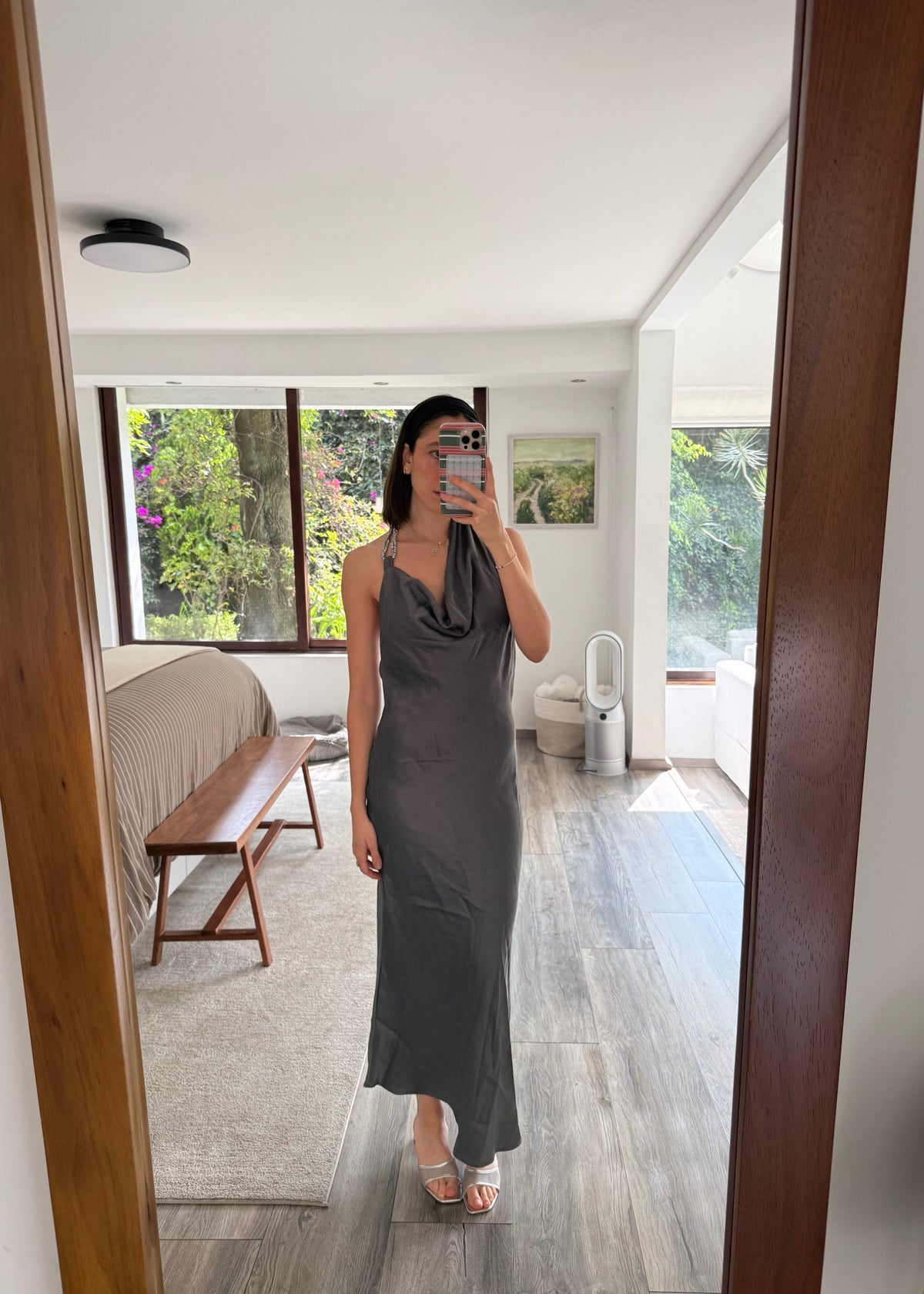 VESTIDO SATINADO GRIS