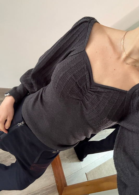 HEART NECKLINE TOP
