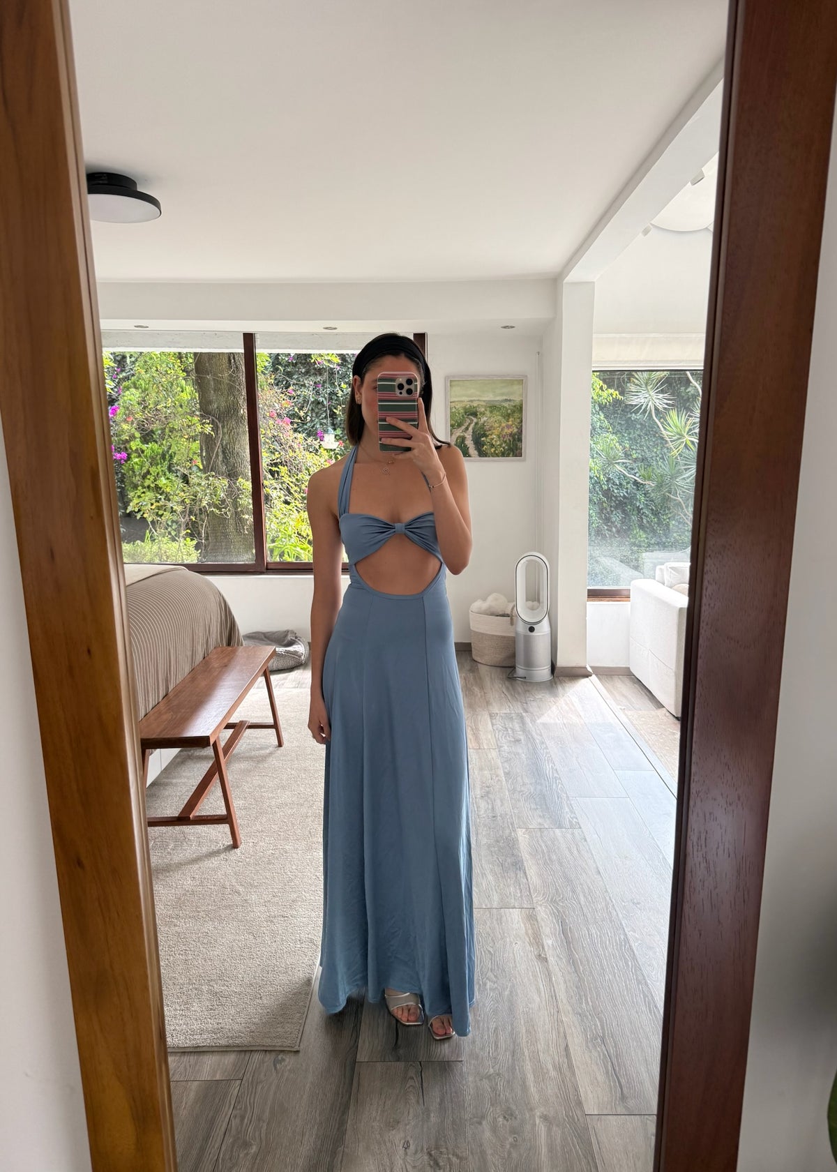 VESTIDO MAXI AZUL CON CUT OUT