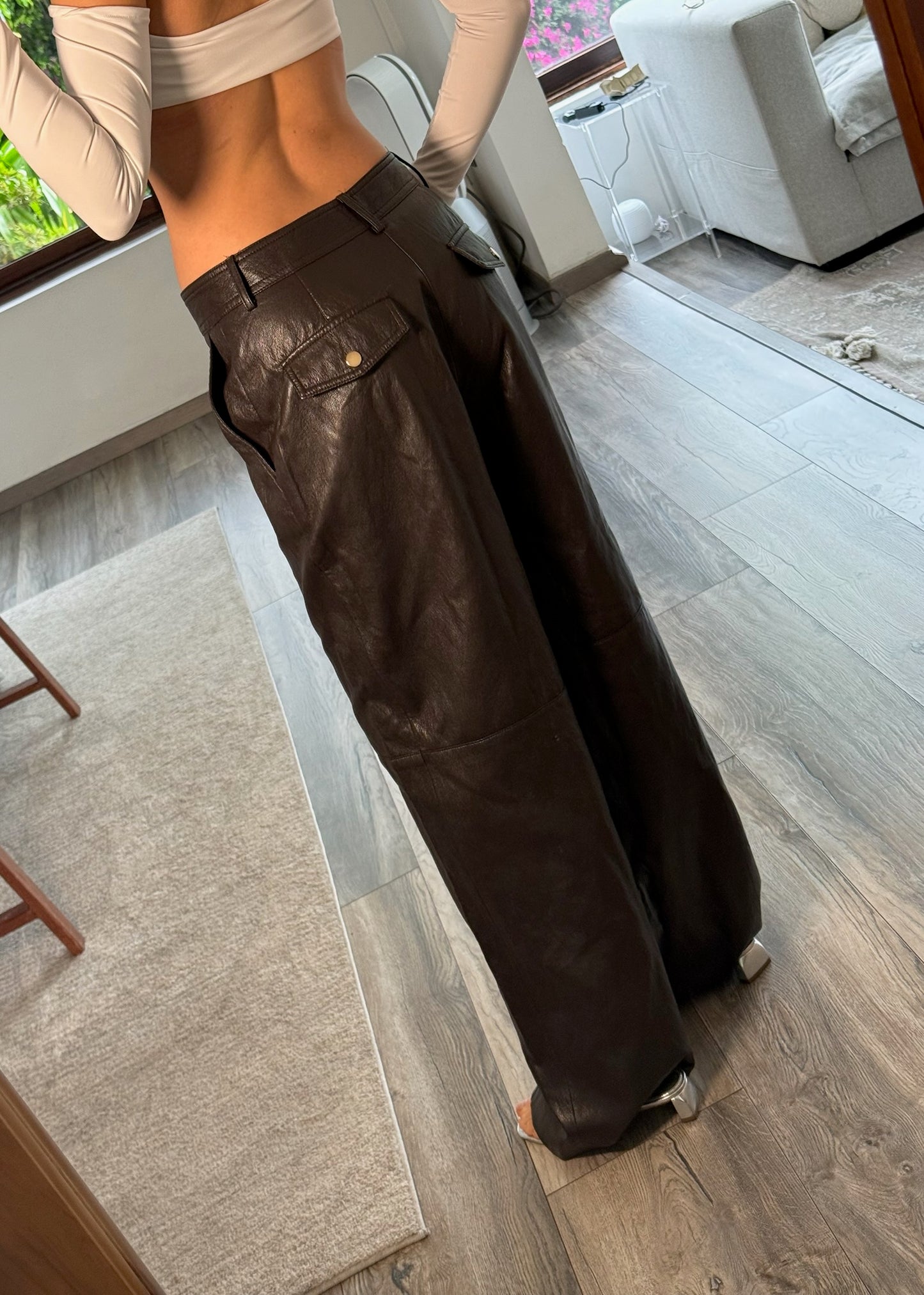 PANTALÓN DE FAUX LEATHER CAFÉ