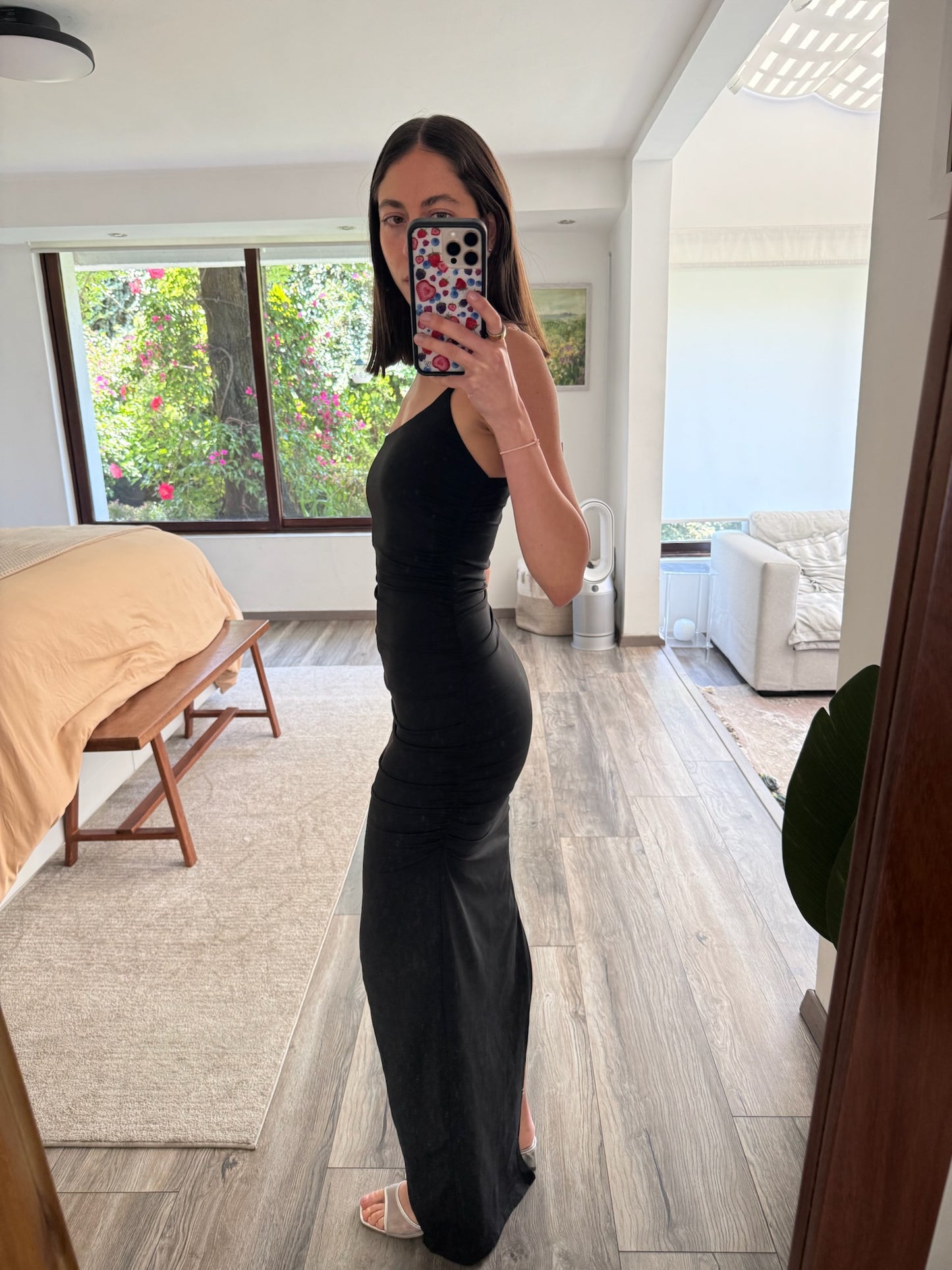 VESTIDO RUCHED DE UN HOMBRO NEGRO