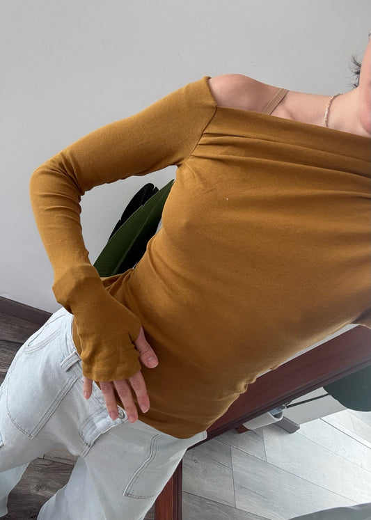 TOP MANGA LARGA ASIMÉTRICA