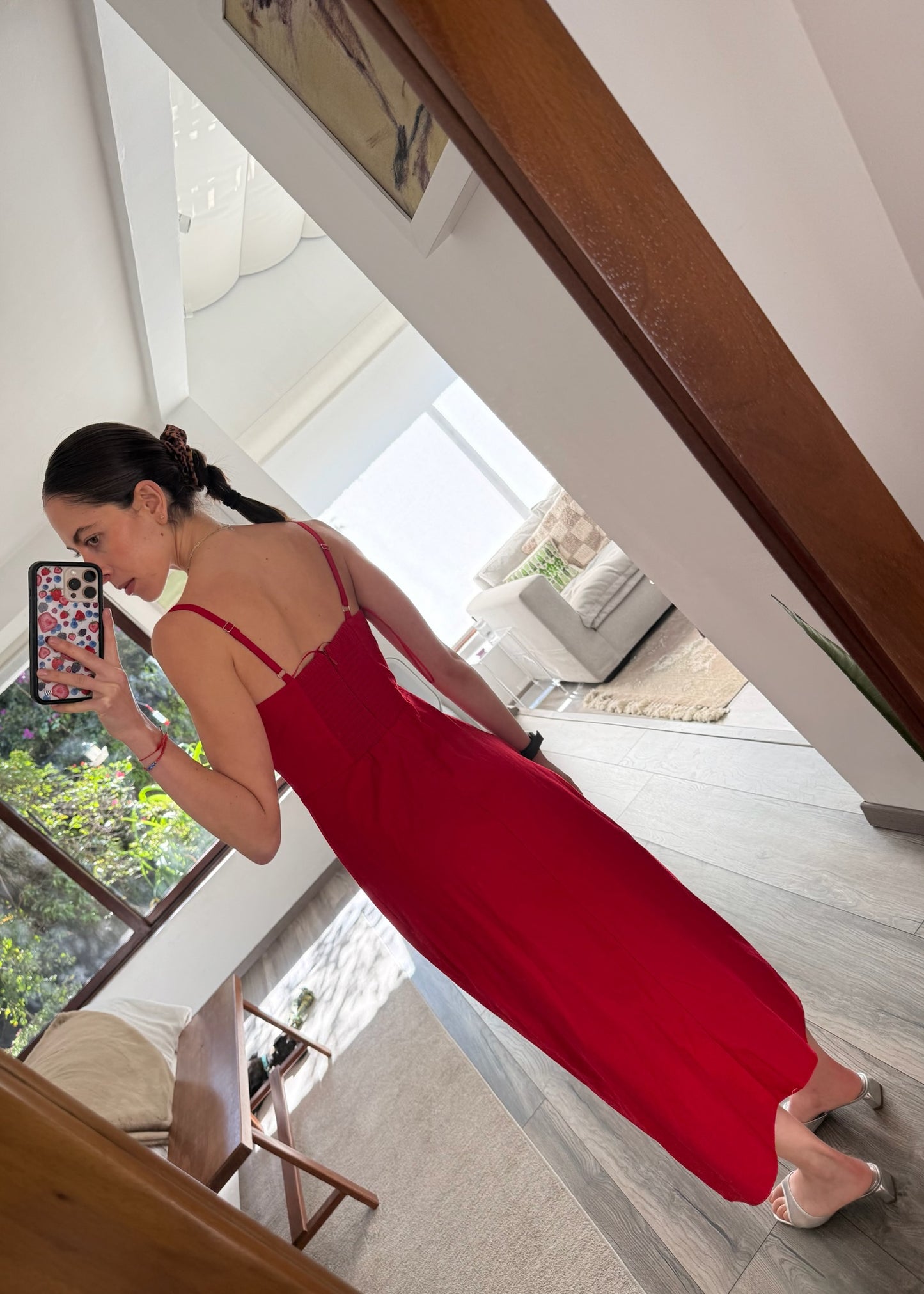 VESTIDO MIDI CON ESCOTE CORAZÓN