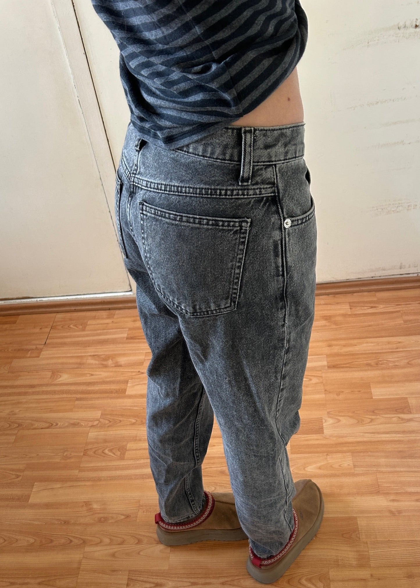 JEANS DESLAVADOS MOM FIT