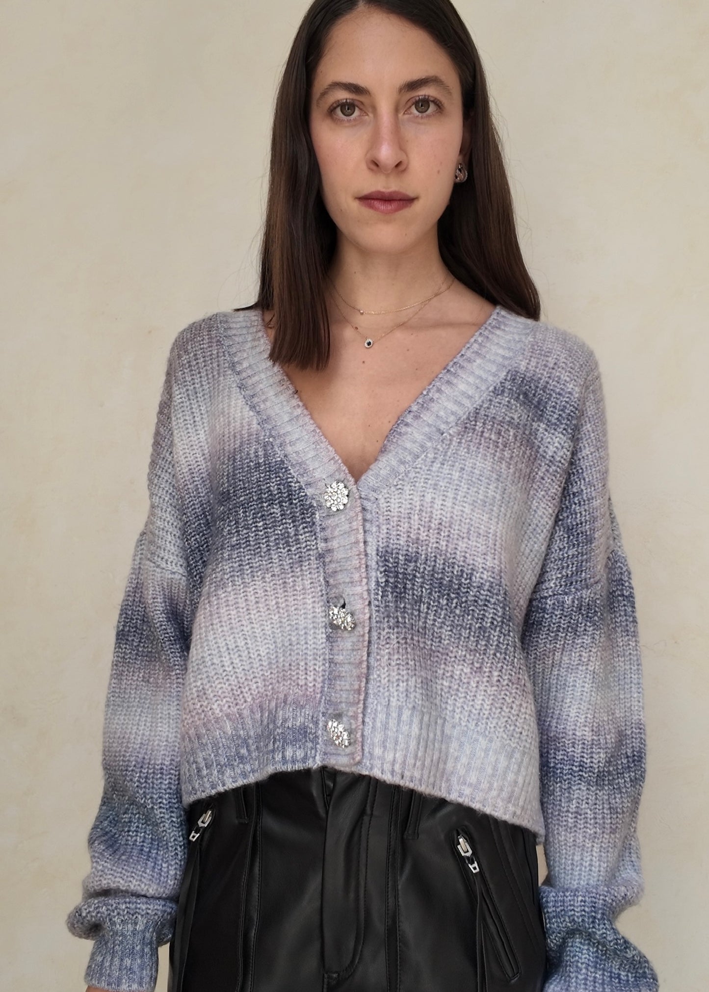CARDIGAN MORADO BOTONES DE FLOR
