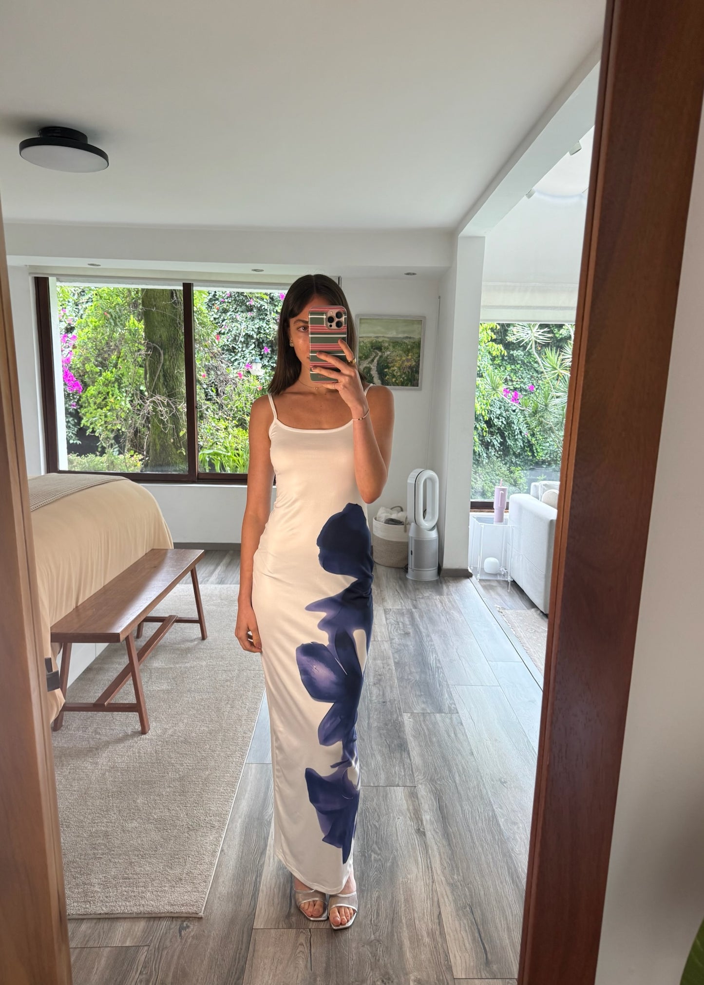 VESTIDO SLIP CON FLOR MORADA