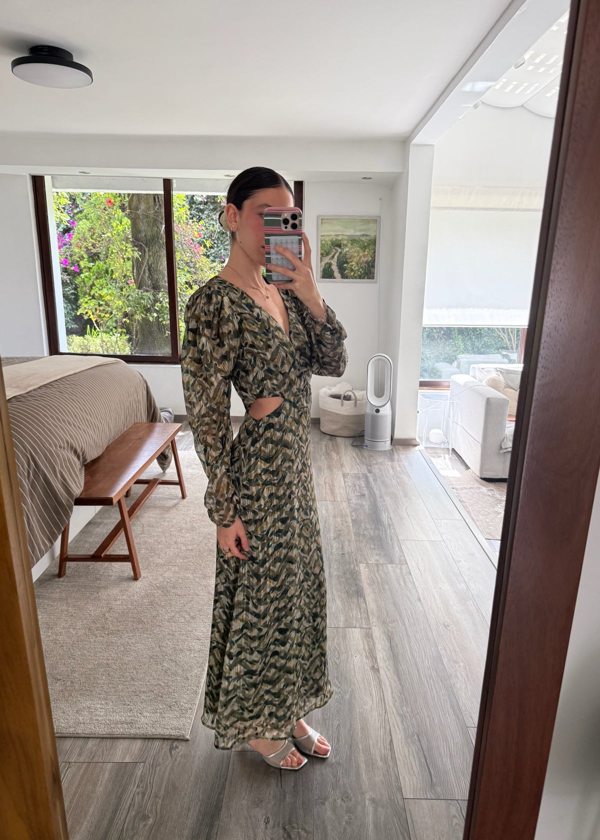 VESTIDO ESTAMPADO CON CUT OUTS VERDE