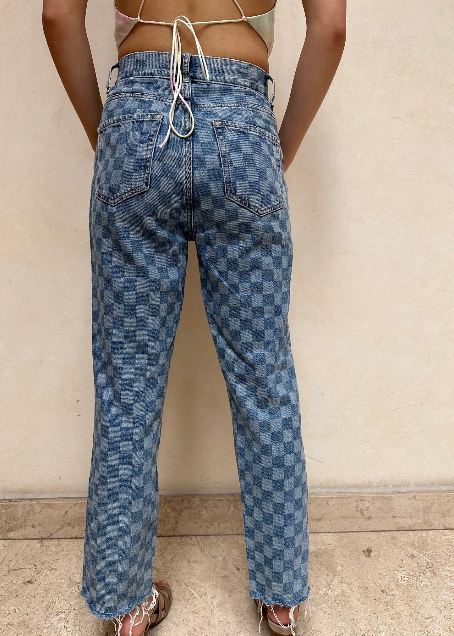 HIGH RISE STRAIGHT JEANS CON PRINT