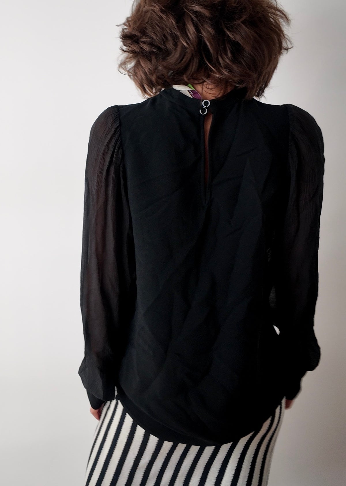 BLUSA NEGRA MANGA SEE THROUGH