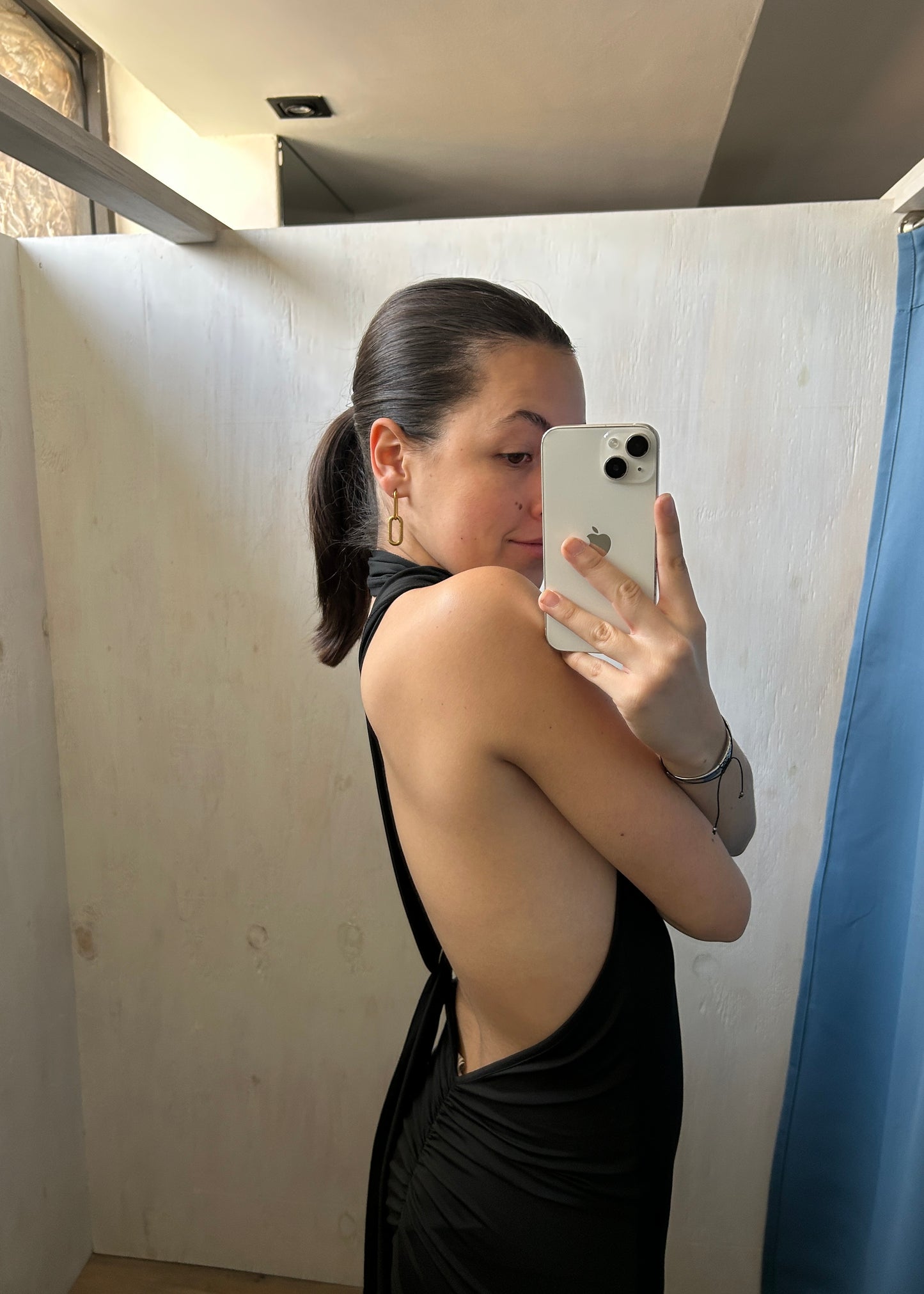 VESTIDO MAXI NEGRO CON ARGOLLA