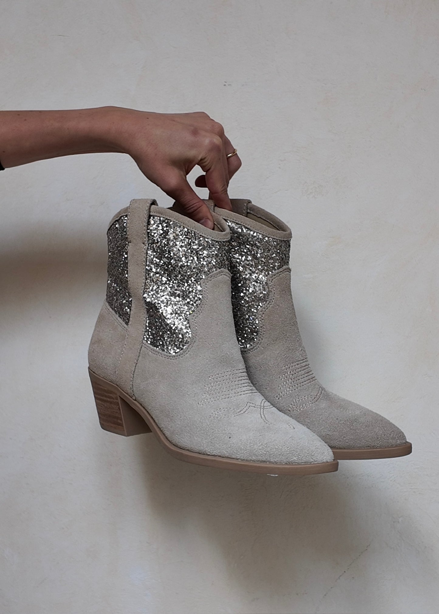 COWBOY BOOTS