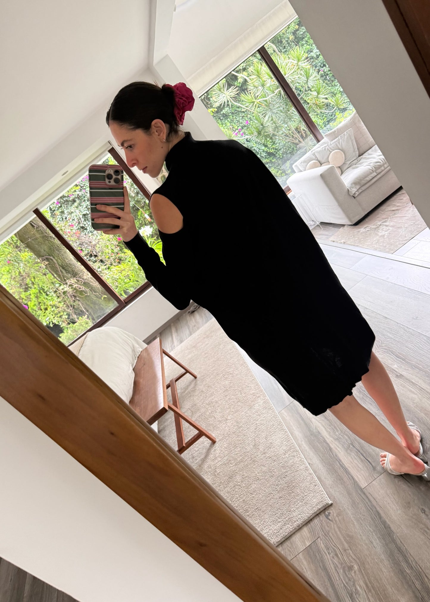 VESTIDO DE TIPO SUÉTER NEGRO