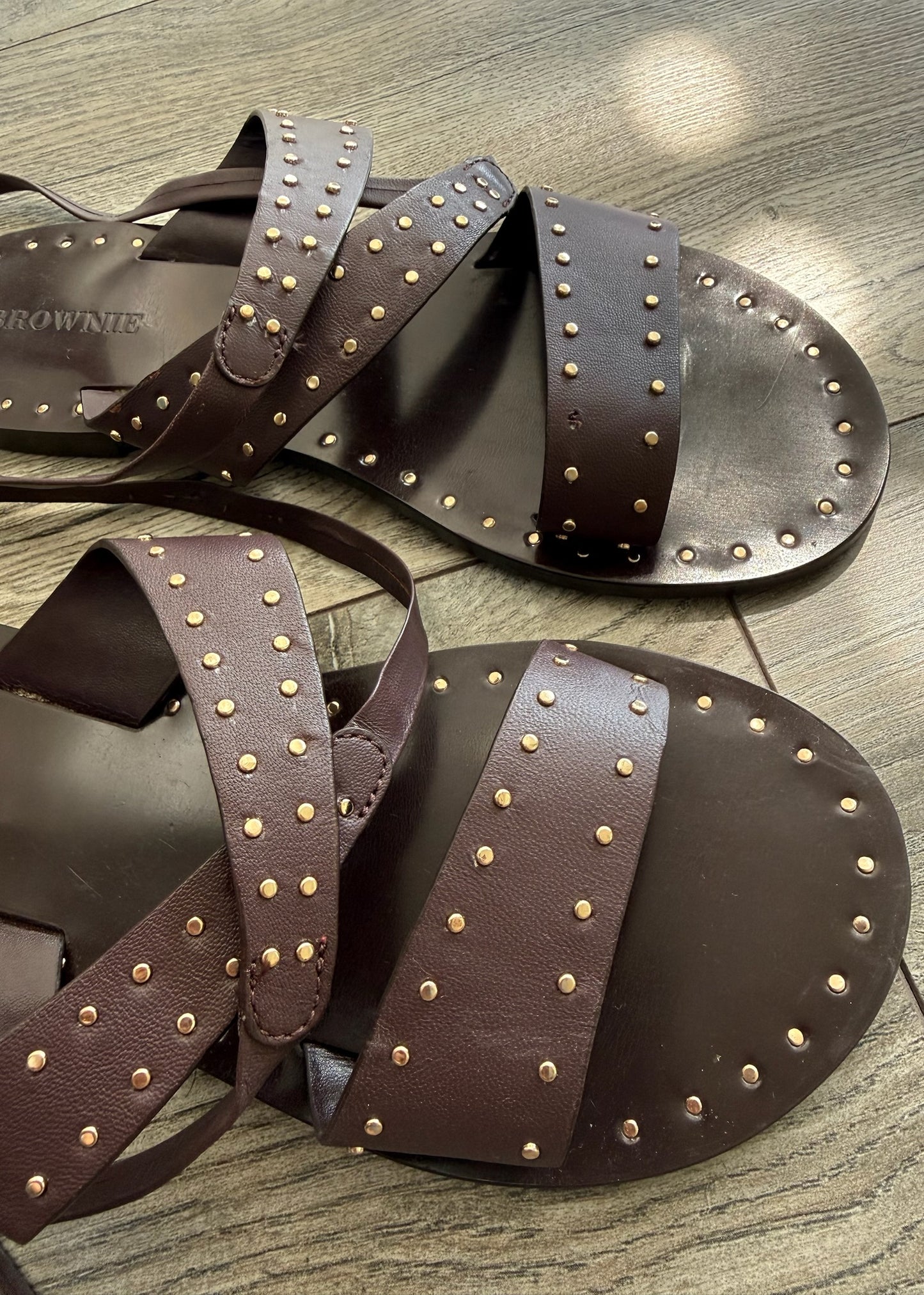 SANDALIAS CAFÉS CON ESTOPEROLES