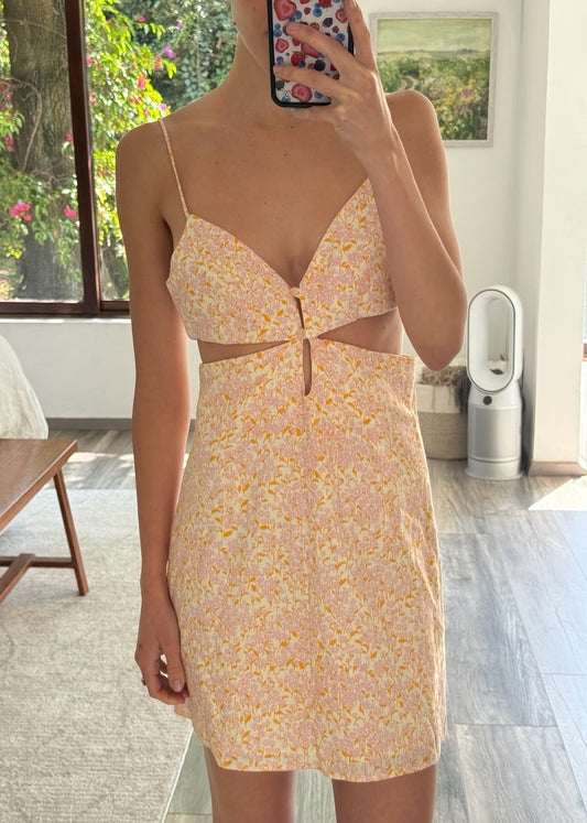 VESTIDO CON PRINT Y CUT OUTS MINI
