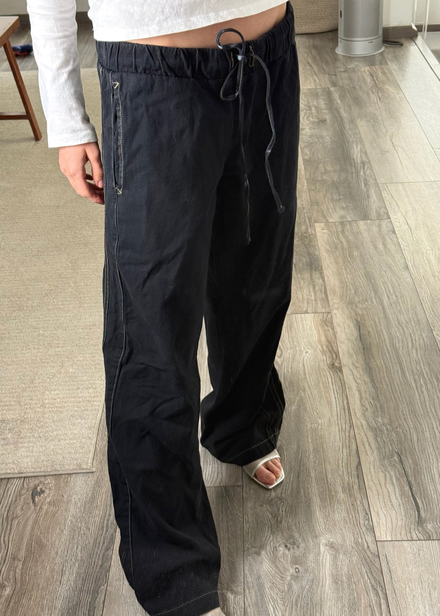 PANTALÓN VINTAGE CON COSTURAS VISIBLES