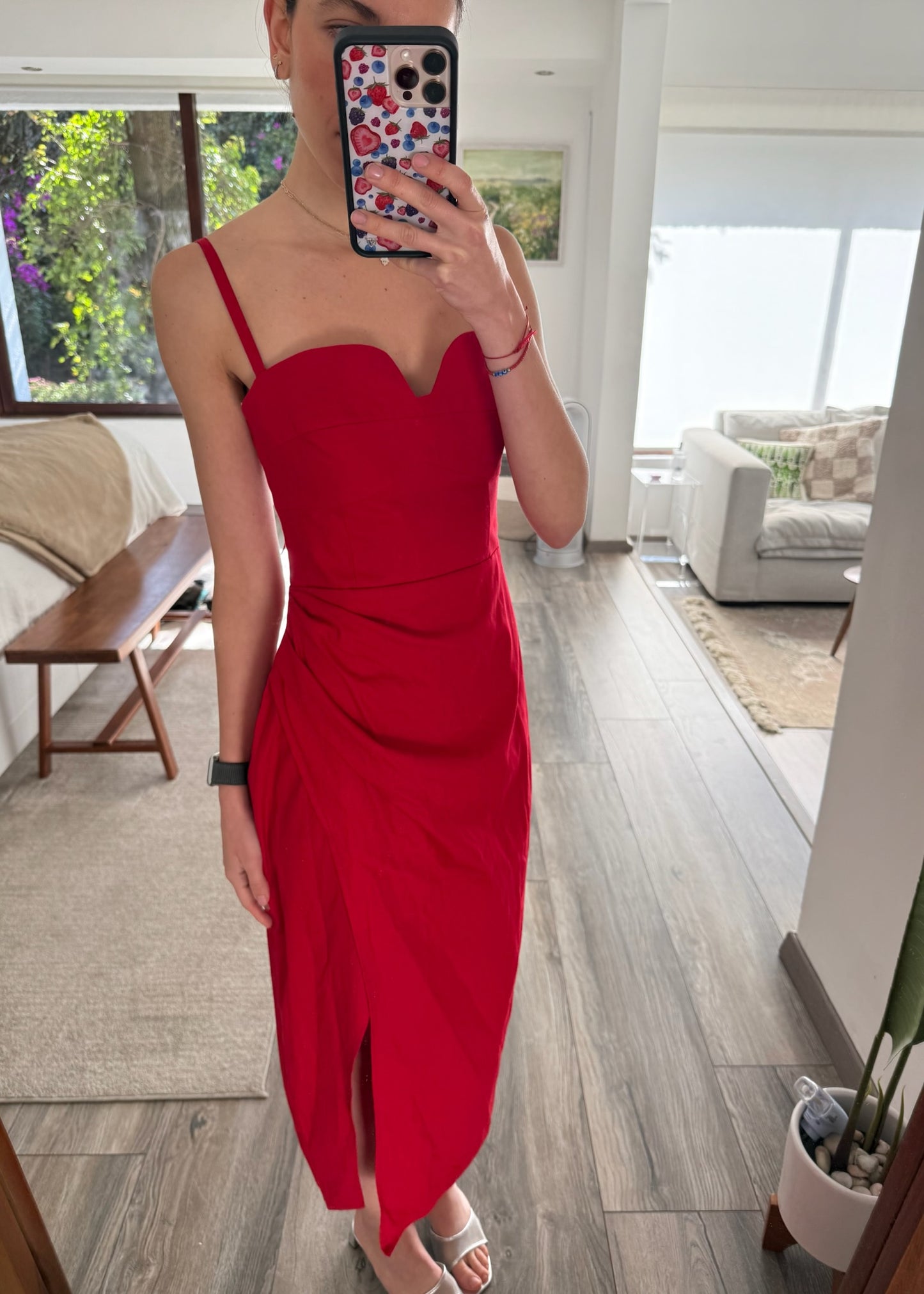 VESTIDO MIDI CON ESCOTE CORAZÓN