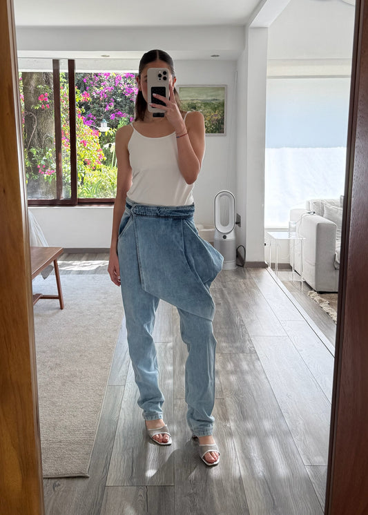 JEANS CON TIPO FALDA