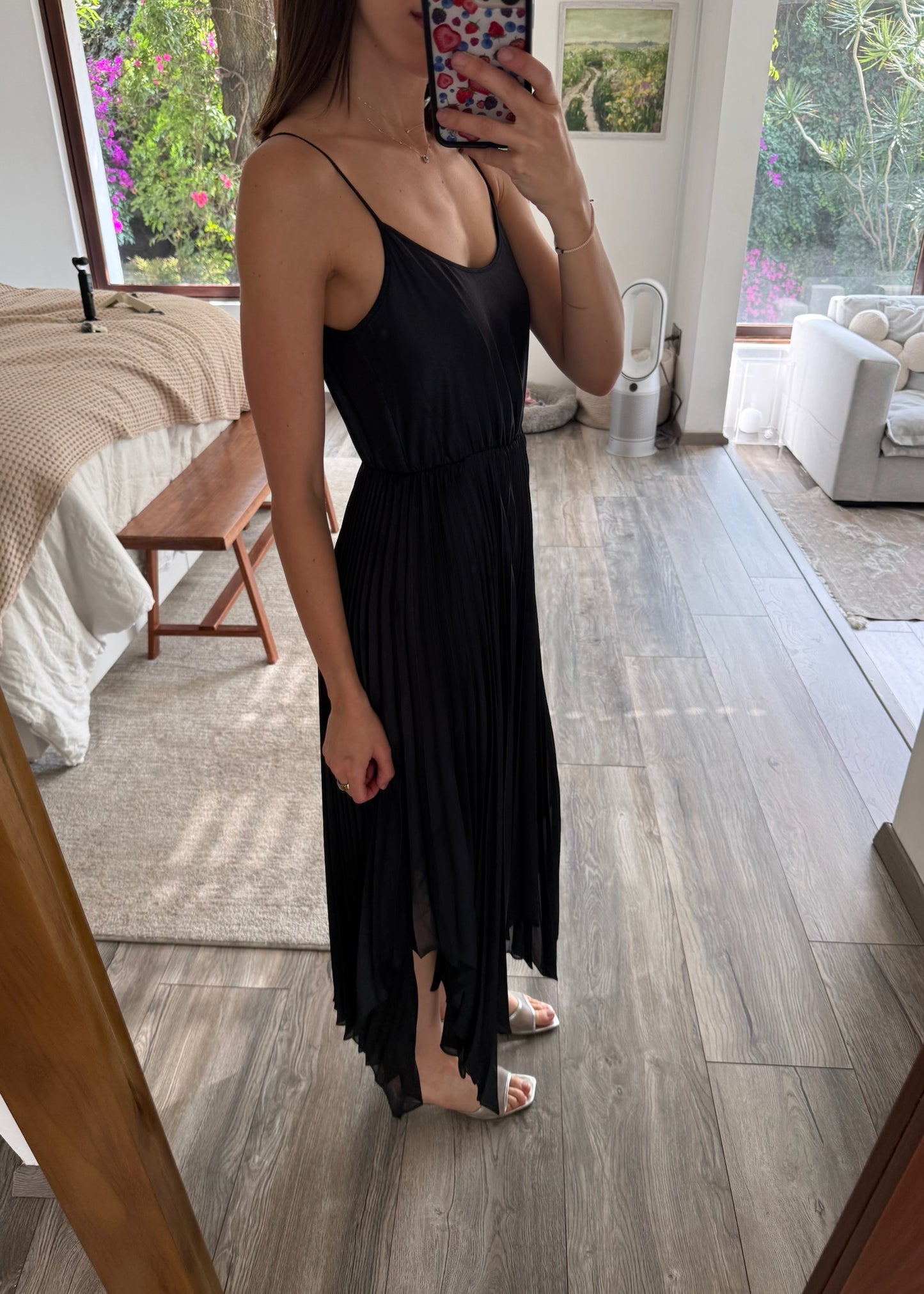 VESTIDO NEGRO PLIZADO