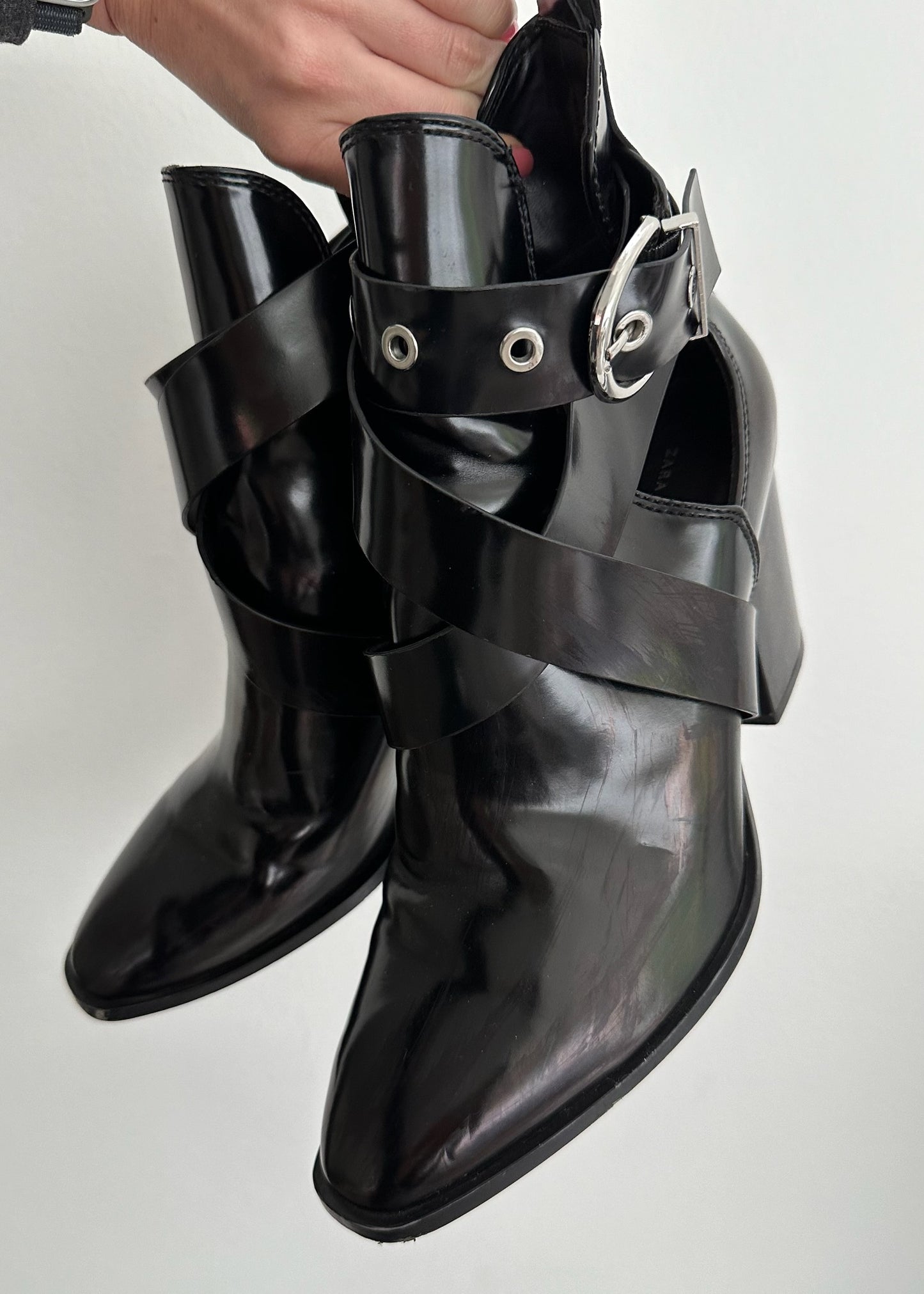 ANKLE BOOTS NEGRAS