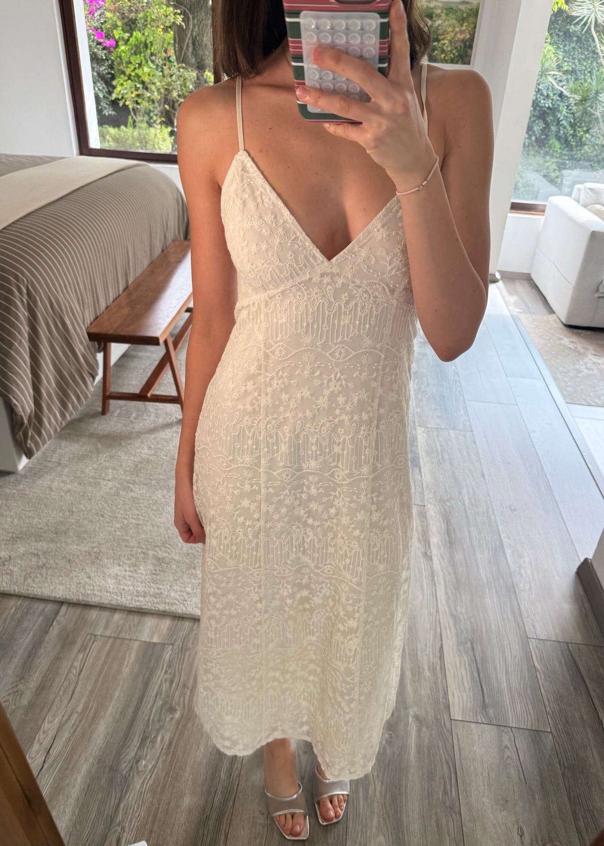 VESTIDO MIDI BLANCO CON BORDADOS