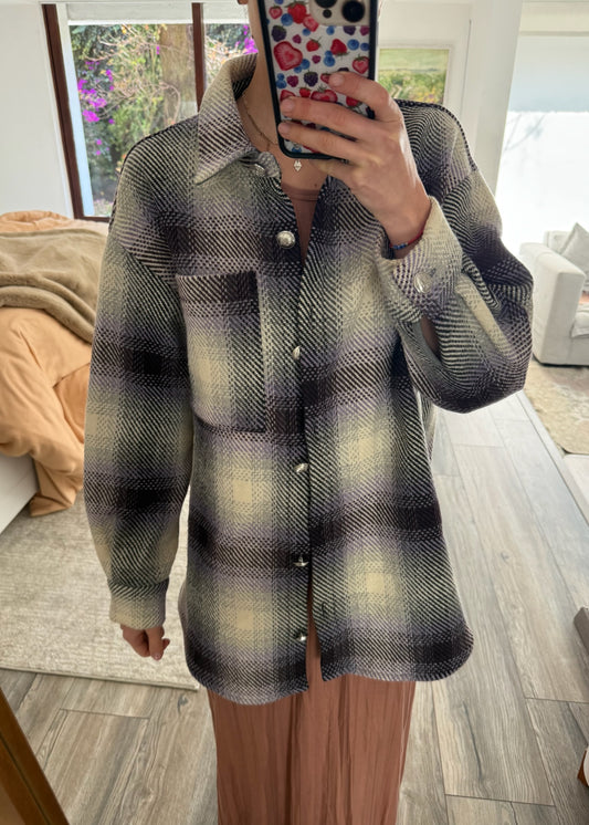 SHACKET DE CUADROS MORADA