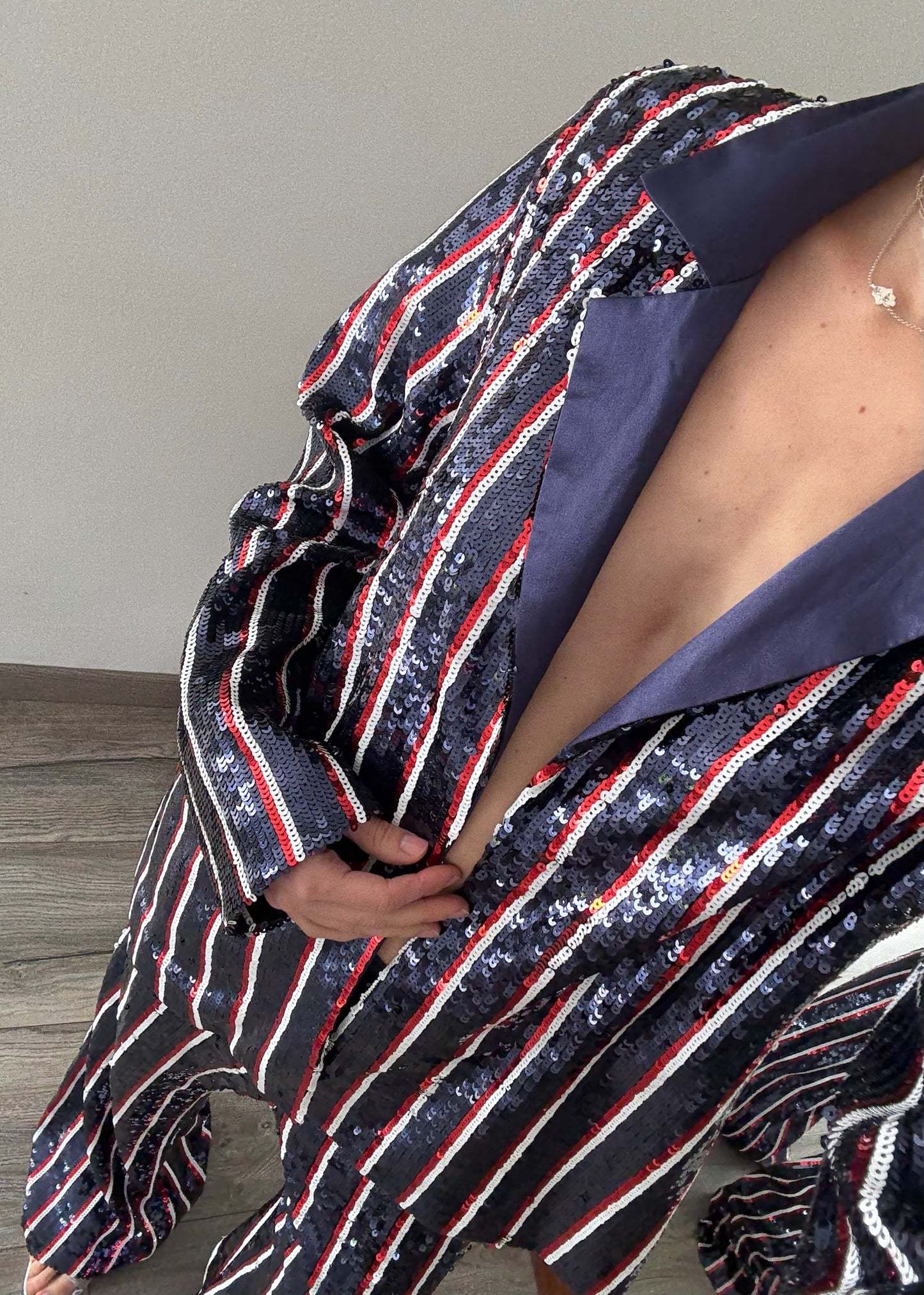 TRAJE DE LENTEJUELAS