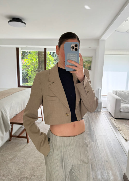 BLAZER CROPPED CAFÉ CLARO