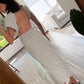 VESTIDO MIDI PLATEADO CON ESCOTE