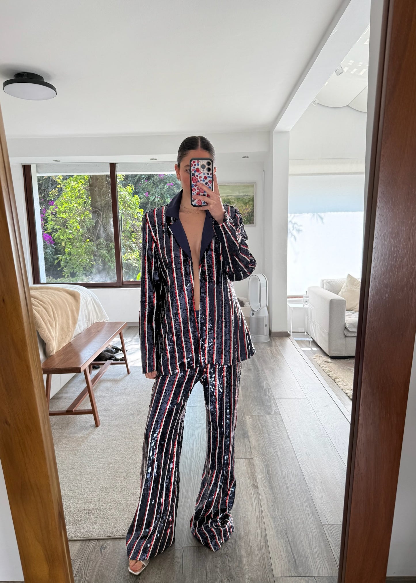 TRAJE DE LENTEJUELAS