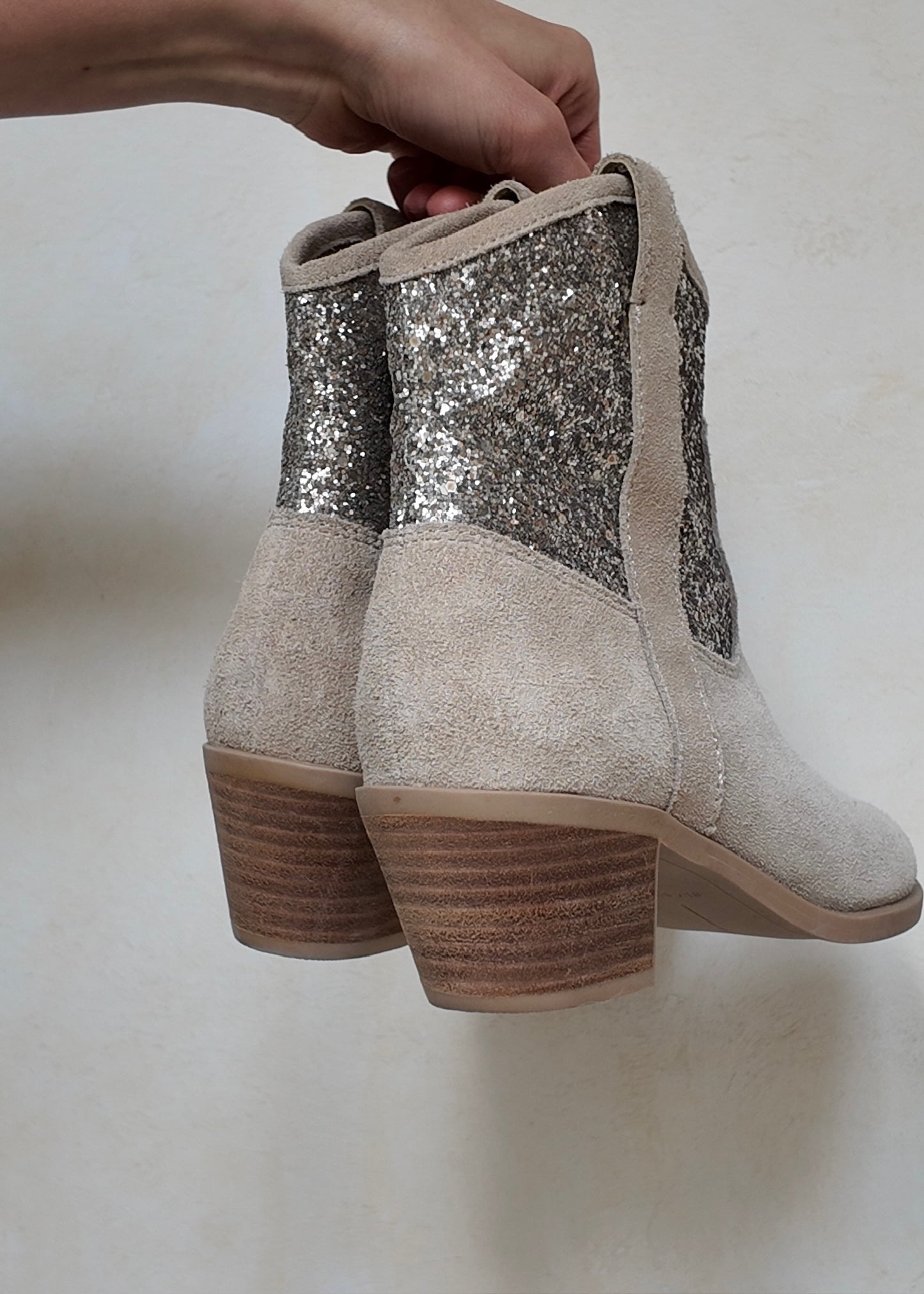 COWBOY BOOTS