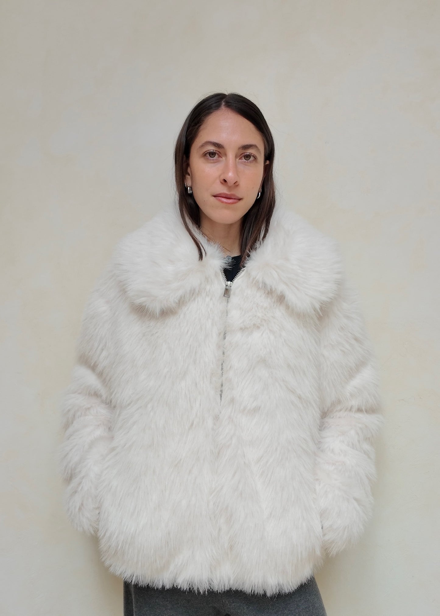 CHAMARRA PELUCHE CREMA