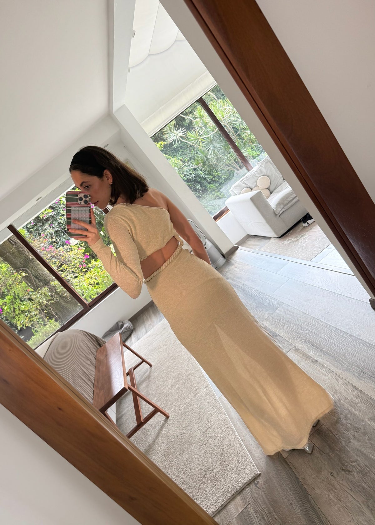 VESTIDO BEIGE DE KNIT CON CUT OUT