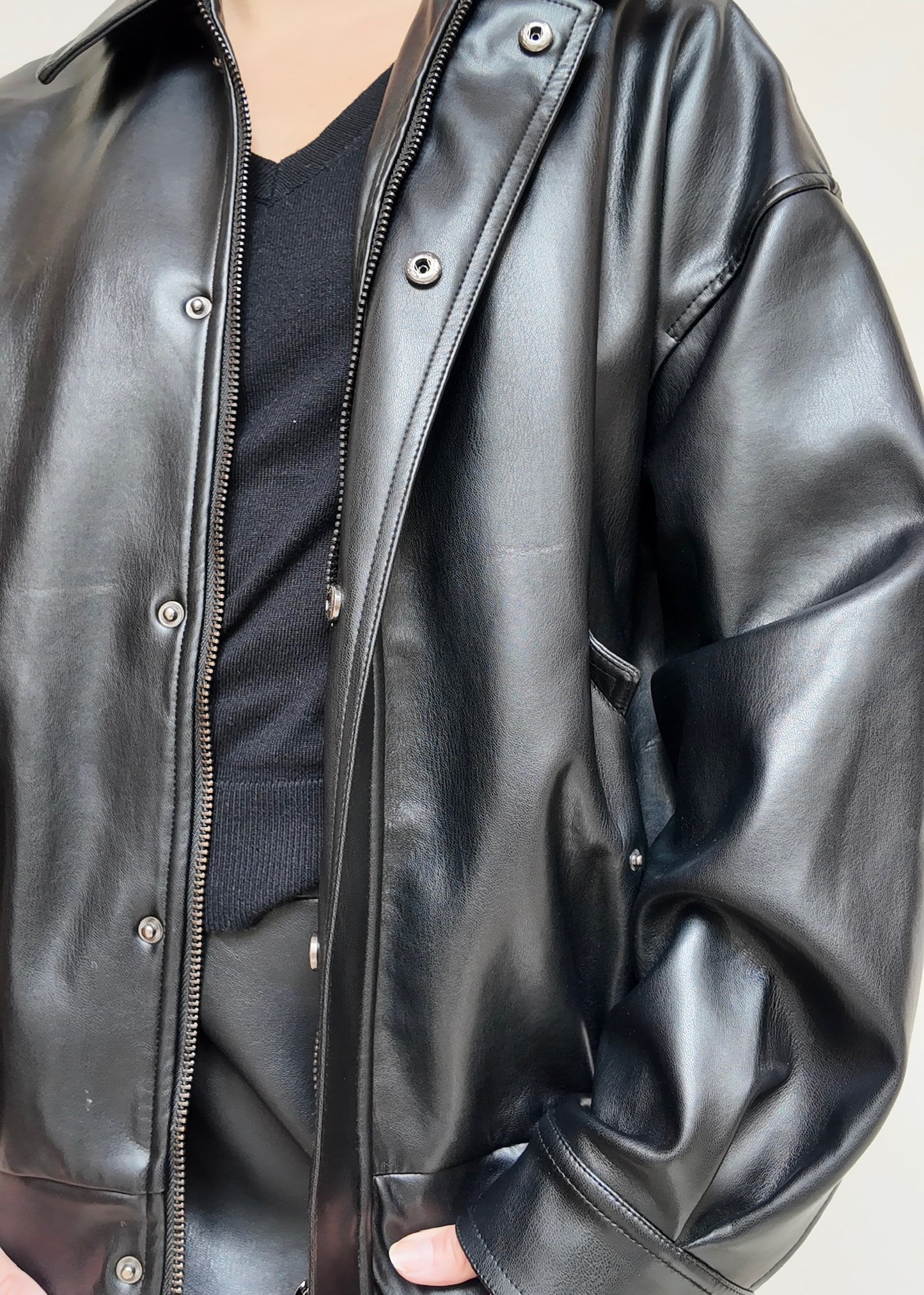 CHAMARRA BOMBER NEGRA OVERSIZED